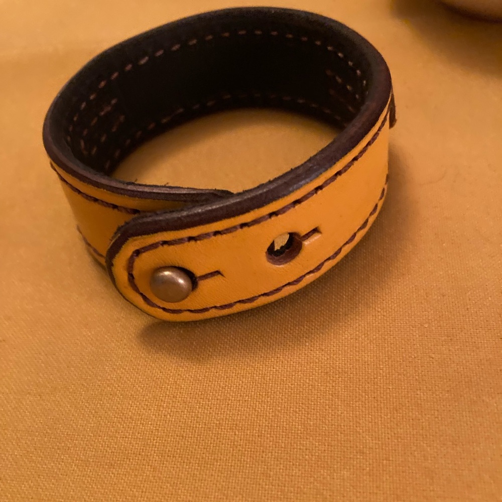 Two leather bracelets - Picture 2 of 5